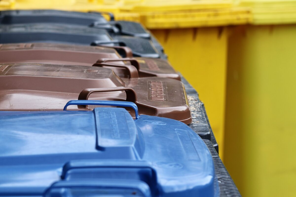 garbage-cans-g008be35f3_1920